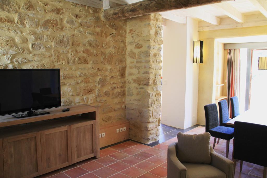 Hollyoaks Estate Hotel Saint-Pons-la-Calm Room photo